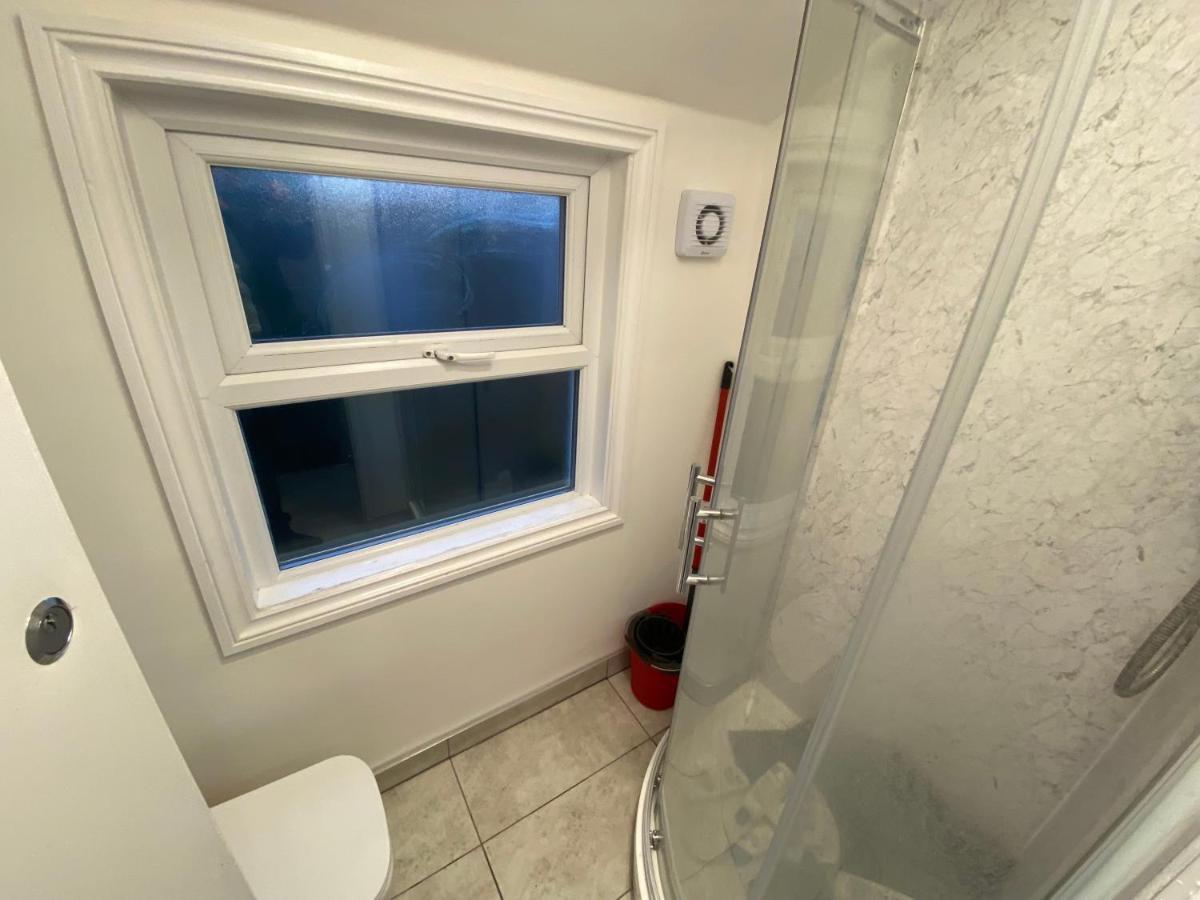 Small Single Room Walking Distance To Hove Station Exterior foto